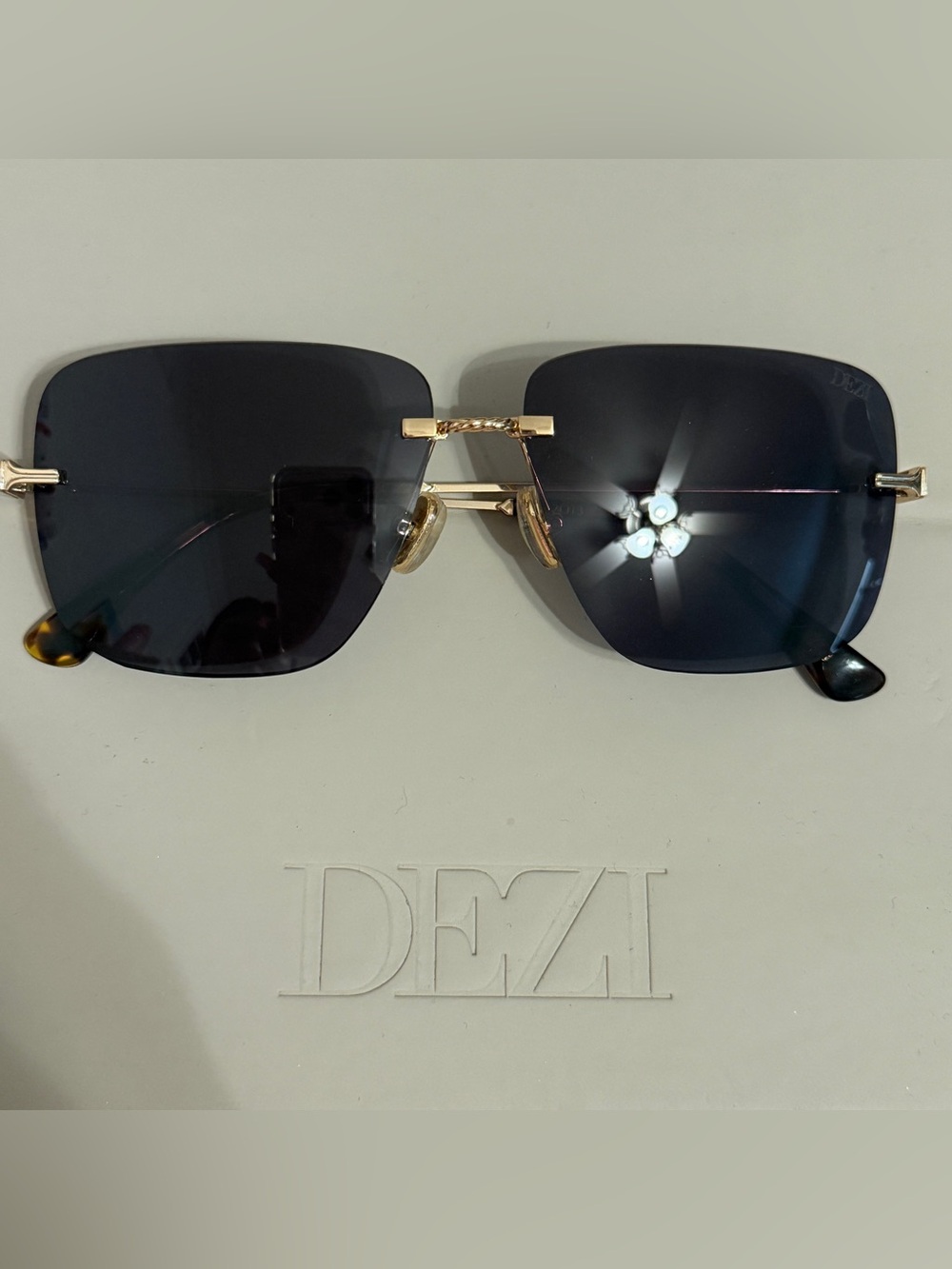 DEZI SUNGLASSES